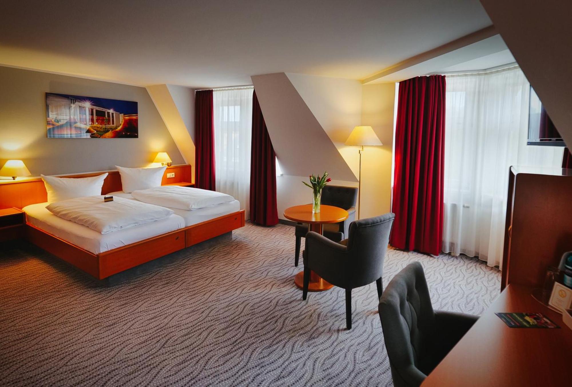 Hotel Kaiserhof Radeberg Exteriér fotografie